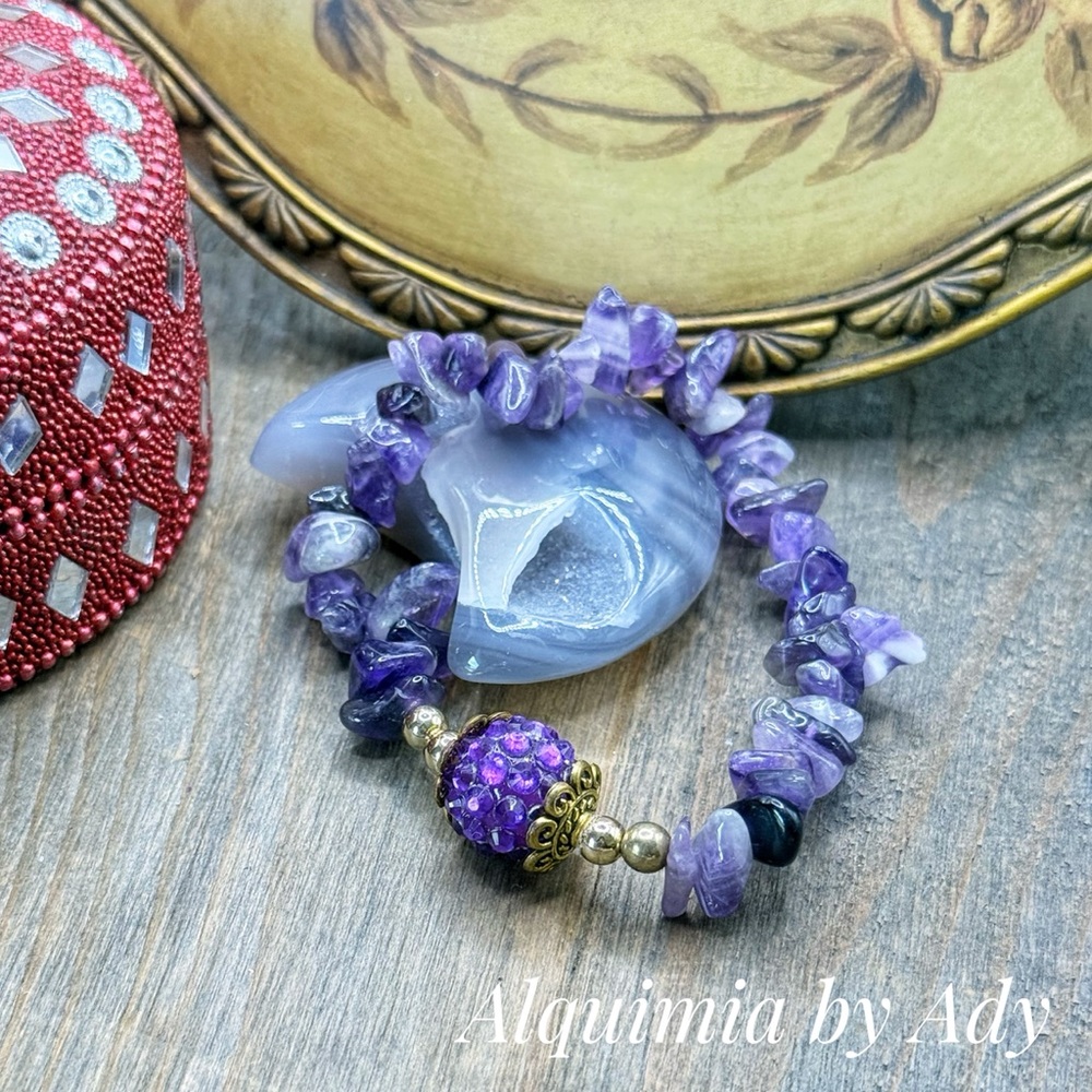 Purple Amethyst Chip Bracelet with Gold Accent
